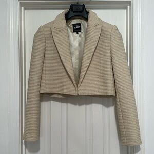 Zara cropped jacket in size Medium